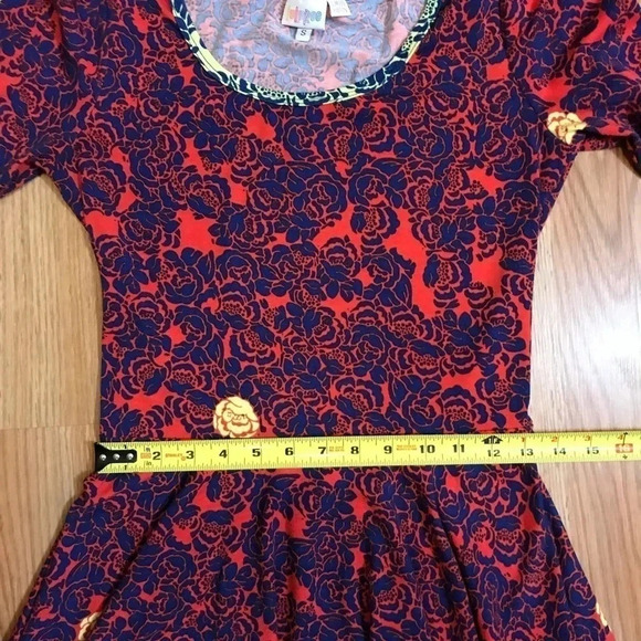 Lularoe S Limited Edition Unicorn Red Blue Yellow Rose Floral Nicole dre… - Picture 8 of 11